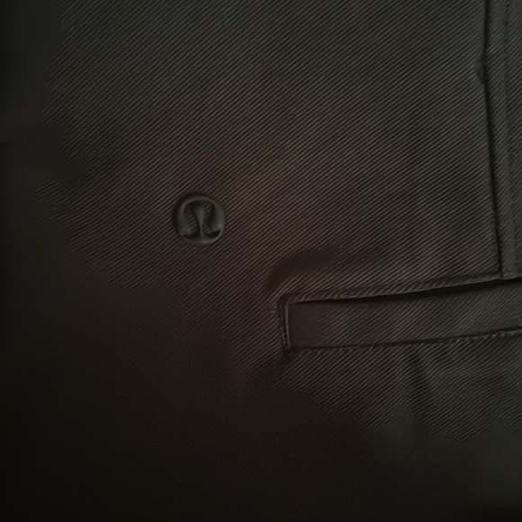 Lululemon Utilitech Relaxed Mid Rise Trouser - Picture 8 of 8